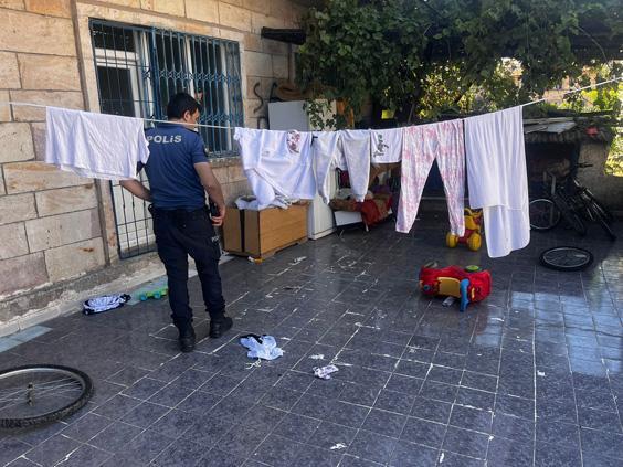 balkondan dusen 4 yasindaki cocuk tum mudahalelere karsin kurtarilamadi 1 K5snf7nb
