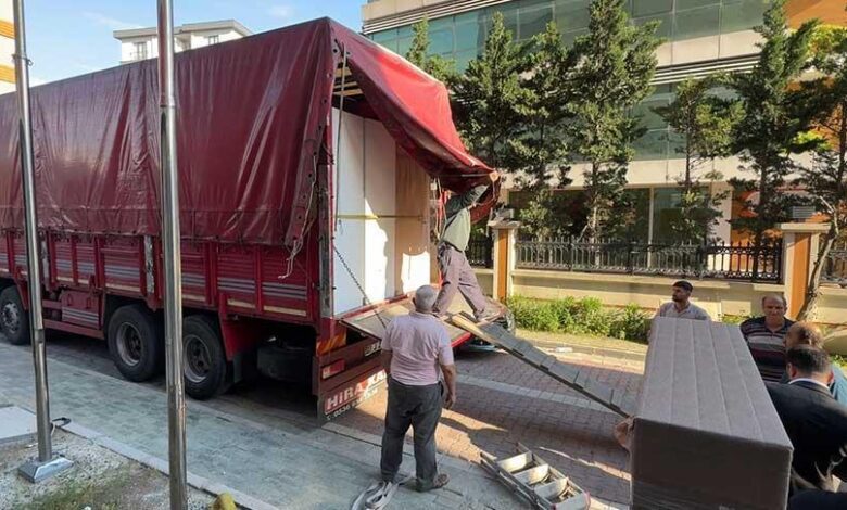 Belediye ile firma ortasında yurt kavgası! Eşyalar polis müdahalesiyle kurtarıldı 1 belediye ile firma ortasinda yurt kavgasi esyalar polis mudahalesiyle kurtarildi bf4Ac4RP