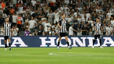besiktas taraftarindan buyuk tepki birinci yarida sok skor W1vHqODQ