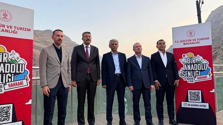 bir anadolu senligi coskusu hakkariyi sardi huzurun itimadin tepede oldugunun gostergesi 0 ODRk3pVP