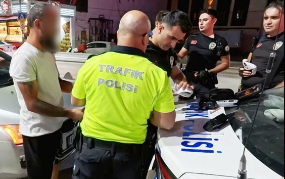 ‘Bu kadar da olmaz’ dedirten olay! Ehliyetsiz, alkollü ve muayenesiz araçla yakalanan şoförden akılalmaz mazeret 7 bu kadar da olmaz dedirten olay ehliyetsiz alkollu ve muayenesiz aracla yakalanan soforden akilalmaz lDSHCXAb