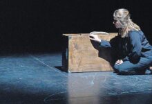 buke erkoc edinburgh fringe sahnesinde uyajppCE