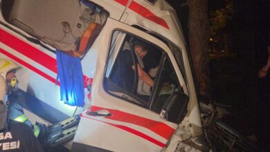 bursada kamyonet ile ambulans carpisti 5 yarali 2yi69LS5