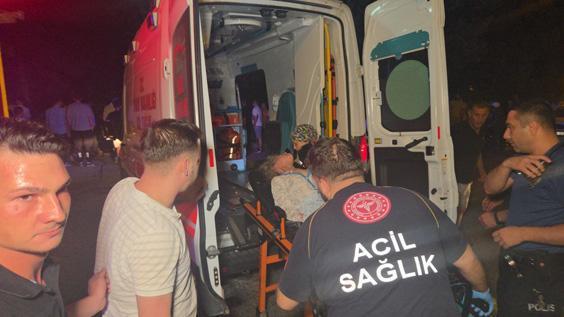 Bursa'da kamyonet ile ambulans çarpıştı: 5 yaralı 5 bursada kamyonet ile ambulans carpisti 5 yarali 3 bvUVtyNf