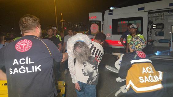 Bursa'da kamyonet ile ambulans çarpıştı: 5 yaralı 7 bursada kamyonet ile ambulans carpisti 5 yarali 5 7TO64BVr