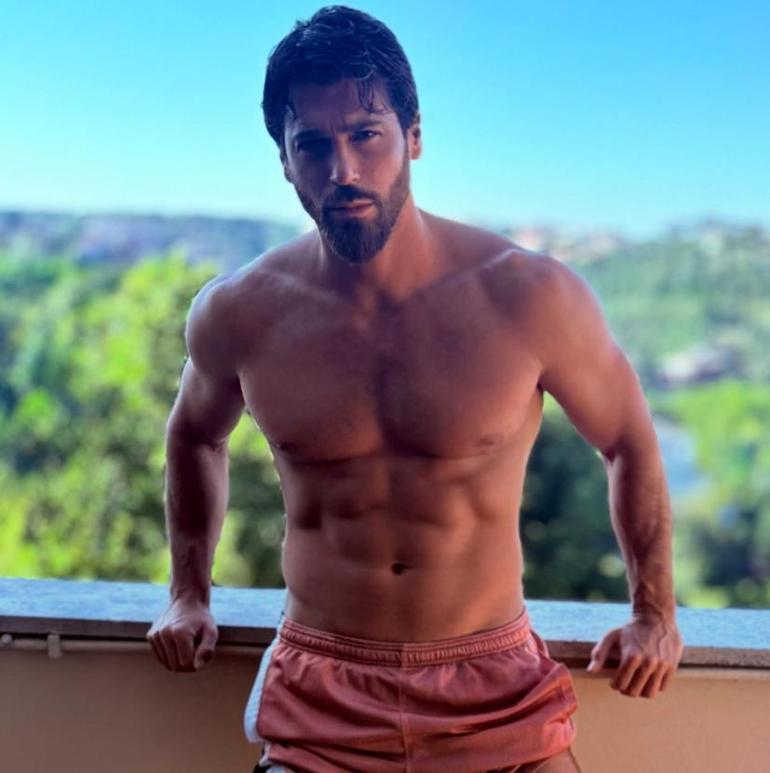 Can Yaman kendisine gelen hakaretleri tek tek sıraladı! 'Yanlış bayana aşığım' 3 can yaman kendisine gelen hakaretleri tek tek siraladi yanlis bayana asigim 1 J6LyRNjS