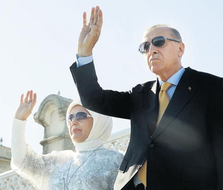 cumhurbaskani erdogan dolmabahceden selamladi 0 4PK2JXFJ