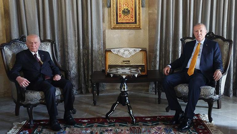 cumhurbaskani erdogan ve bahceli ahlatta bir ortaya geldi 3 YjAZSOKR