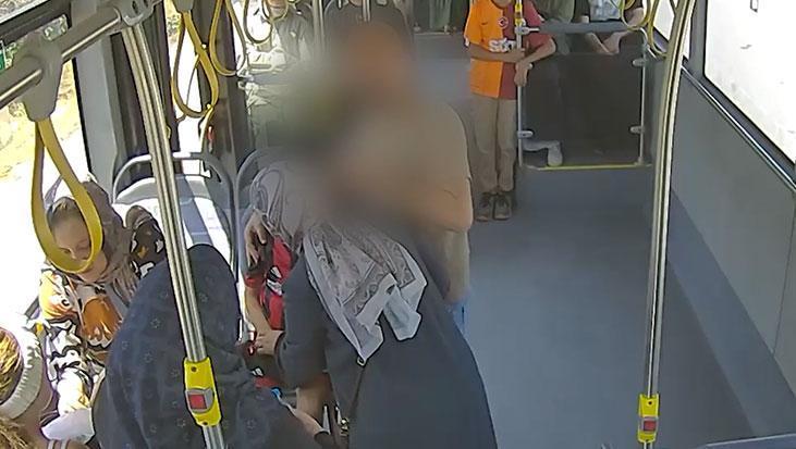 Direksiyondan insanlık dersi! Sürücü kötüleşen çocuğu otobüsle hastaneye yetiştirdi 1 direksiyondan insanlik dersi surucu kotulesen cocugu otobusle hastaneye yetistirdi jQ79XAqb