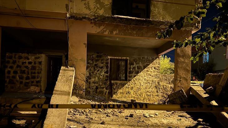 Diyarbakır'da müthiş olay! Balkon çöktü 2'si bebek 5 kişi yaralandı 4 diyarbakirda muthis olay balkon coktu 2si bebek 5 kisi yaralandi 2 lVOBTYuy