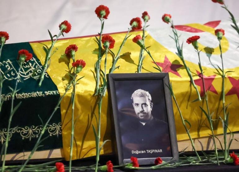 dogacan taspinar gozyaslariyla son seyahatine ugurlandi esinden birinci paylasim 1
