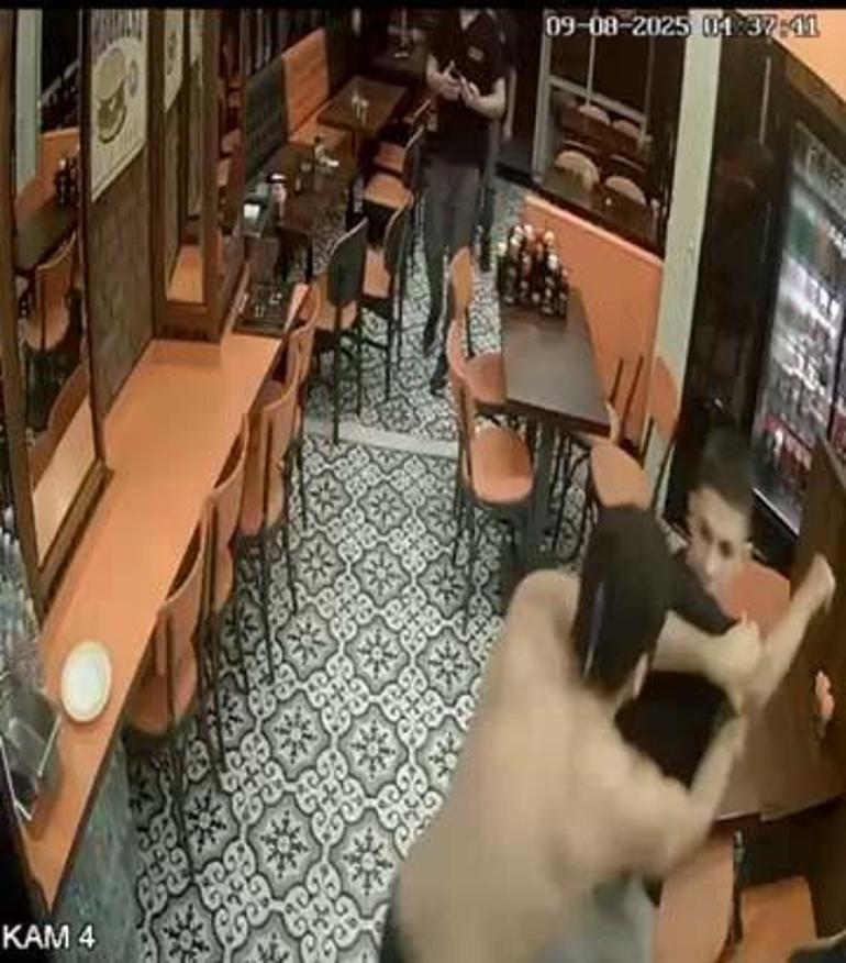 ensesine saplanan bicakla hastaneye gitti dehset dolu anlar kamerada 2 zp9dtdkQ