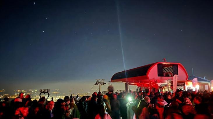 Erciyes'te görsel şölen! Tam 2 bin 650 metre yükseklikte meteor yağmuru 14 erciyeste gorsel solen tam 2 bin 650 metre yukseklikte meteor yagmuru 12 Lu7yf7Xt