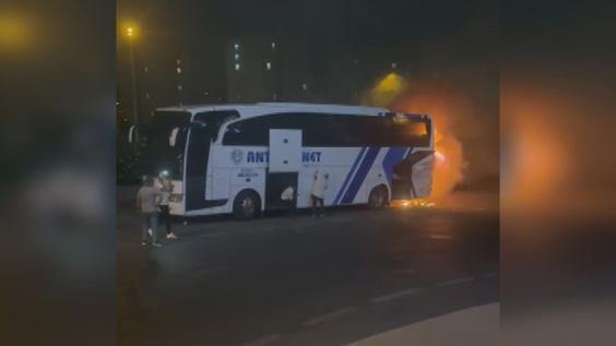 facia ucuz atlatildi umraniyede yolcu otobusu alev alev yandi 3 qJkE9jPC