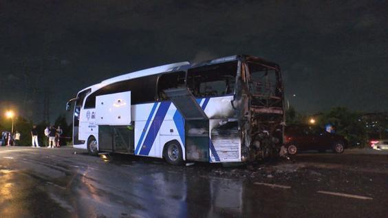 facia ucuz atlatildi umraniyede yolcu otobusu alev alev yandi 8 HBOMWat8