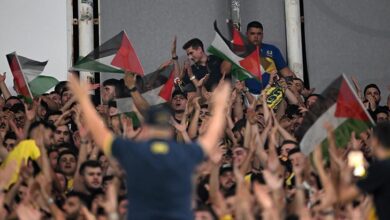fenerbahce taraftari benfica macinda filistini unutmadi YyJbgRBw