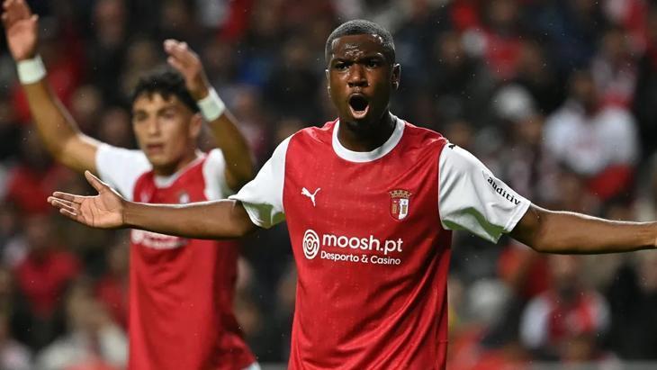 feyenoorddan sikou niakate icin transfer teklifi slRXJtgv