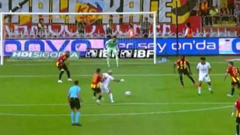 galatasaray macinda tartisma yaratan pozisyon eski hakemler kiymetlendirdi faul olup olmamasi golu baglamaz 2 jdlmcBbI