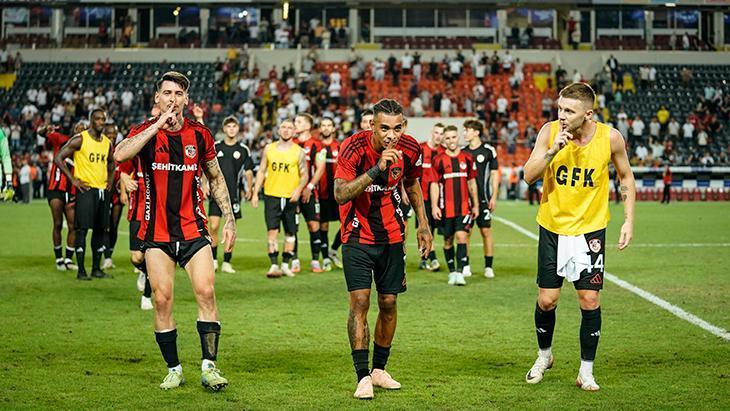 Gaziantep FK'dan Süper Lig'de birinci galibiyet! 1 gaziantep fkdan super ligde birinci galibiyet 4IyhI5lZ