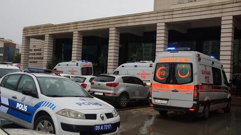 Gebe bayan, evvel polis zoruyla kocasını hastaneden kovdurdu sonra doğumhaneye gitti 2 gebe bayan evvel polis zoruyla kocasini hastaneden kovdurdu sonra dogumhaneye gitti 0 ymd9netp