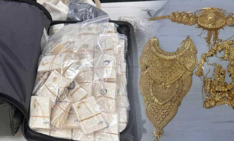 Gurbetçi ailenin binlerce euroluk planı sona takıldı! Valizden çıkanlar şoke etti 1 gurbetci ailenin binlerce euroluk plani sona takildi valizden cikanlar soke etti 1v54384U