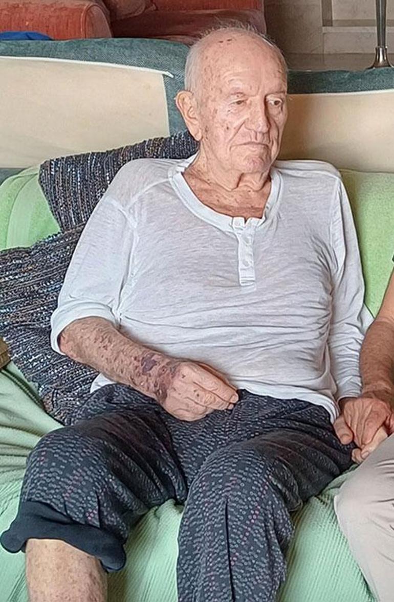 hastaneden taburcu edilen fenerbahce eski baskani ali senden ilk fotograf 0 Q1wGcJH8