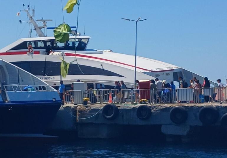 ido feribotu kayaya carpti yolcular panikledi 0 MUt1fL7S