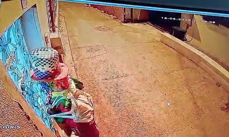 ilcede palyaco panigi cocuklar gorur gormez meskene kacti tedirginiz 2 ijJp7qMa