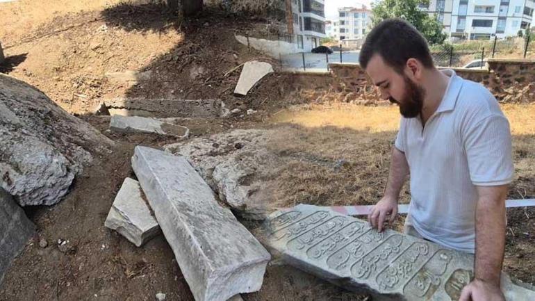 ilceyi ayaga kaldiran olay ecdada saygisizlik mezardaki kemikler kirilmis ve parcalanmis 0 5pN1edji