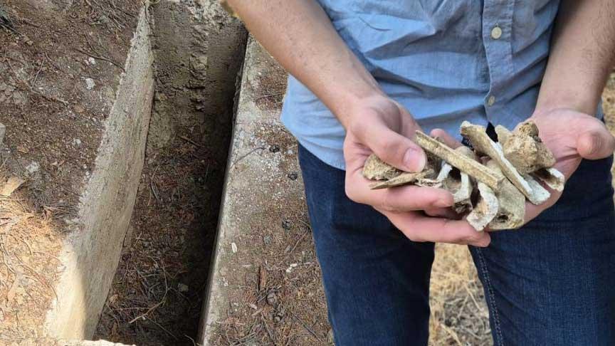 İlçeyi ayağa kaldıran olay! Ecdada saygısızlık: ‘Mezardaki kemikler kırılmış ve parçalanmış’