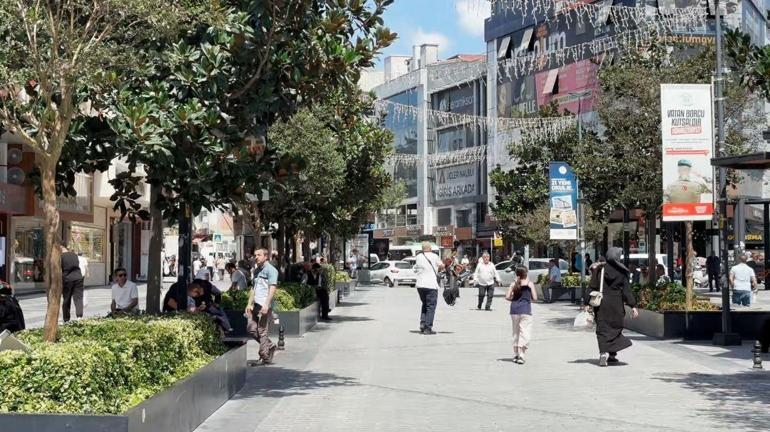 İstanbul'da fırtına etkisi! Mecburî olmadıkça dışarıya çıkmayın: Ağaçlar devrildi, yaralılar var 4 istanbulda firtina etkisi mecbur olmadikca disariya cikmayin agaclar devrildi yaralilar var 2 grcMhqM1