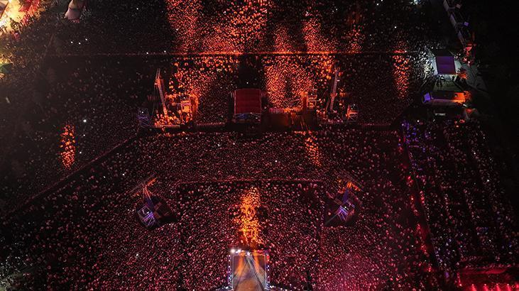 İstanbul'da Jennifer Lopez rüzgarı! Sahne performansıyla yıktı geçti 13 istanbulda jennifer lopez ruzgari sahne performansiyla yikti gecti 11 ZHhhVGK7