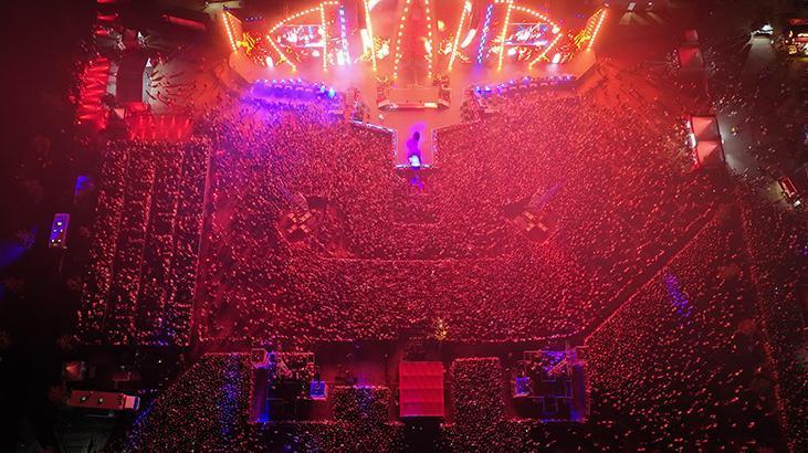 İstanbul'da Jennifer Lopez rüzgarı! Sahne performansıyla yıktı geçti 15 istanbulda jennifer lopez ruzgari sahne performansiyla yikti gecti 13 YvupudRI