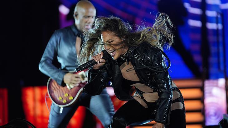 İstanbul'da Jennifer Lopez rüzgarı! Sahne performansıyla yıktı geçti 17 istanbulda jennifer lopez ruzgari sahne performansiyla yikti gecti 15 trJyQThz