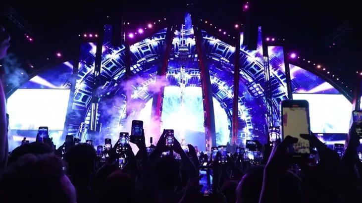 İstanbul'da Jennifer Lopez rüzgarı! Sahne performansıyla yıktı geçti 5 istanbulda jennifer lopez ruzgari sahne performansiyla yikti gecti 3