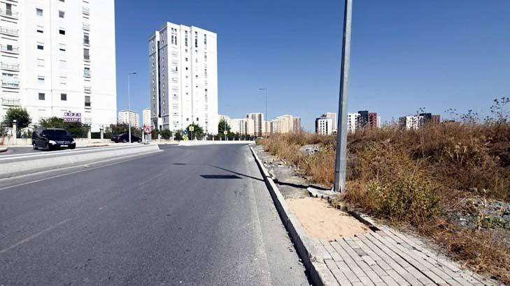 İstanbul'da sonları zorlayan hırsızlık! Kaldırımı taşlarını söküp çaldılar 7 istanbulda sonlari zorlayan hirsizlik kaldirimi taslarini sokup caldilar 5 RuF2mlfl