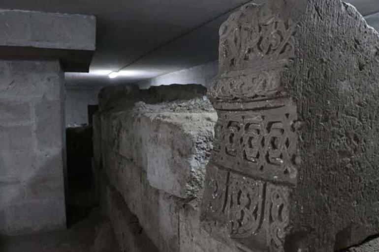 İstanbul'da yer altında beton direklerle korunuyor: Birçok kişi bunun ne varlığından ne de kentin göbeğinde olduğundan haberdar 5 istanbulda yer altinda beton direklerle korunuyor bircok kisi bunun ne varligindan ne de kentin WUtt2dzE