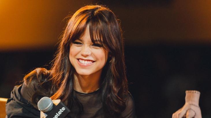 Jenna Ortega kendine resmen yeni yüz yaptırdı! Değişimi şoke etti 6 jenna ortega kendine resmen yeni yuz yaptirdi degisimi soke etti 4 C6EhMJhq