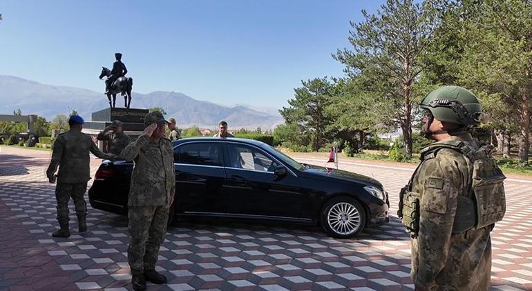 Kara Kuvvetleri Kumandanı Orgeneral Metin Tokel, karargahlarda incelemelerde bulundu 2 kara kuvvetleri kumandani orgeneral metin tokel karargahlarda incelemelerde bulundu 0 pIhGcfTC