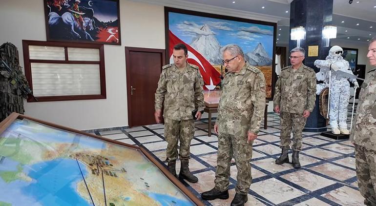 Kara Kuvvetleri Kumandanı Orgeneral Metin Tokel, karargahlarda incelemelerde bulundu 3 kara kuvvetleri kumandani orgeneral metin tokel karargahlarda incelemelerde bulundu 1 DllTW8ce