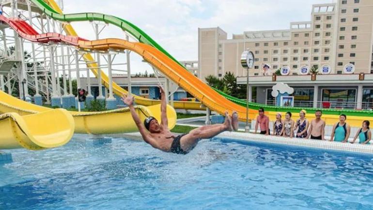 Kuzey Kore plajlarında bir gün! Rus turist yaptıklarına inanamadı: 'Telefonla ödedik' 8 kuzey kore plajlarinda bir gun rus turist yaptiklarina inanamadi telefonla odedik 2 rjjYyKdJ
