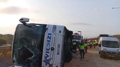 kuzey marmara otoyolunda feci kaza yolcu otobusu devrildi 3 meyyit 20 yarali VY8DXBp1