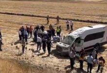 malazgirt kutlamalarina gidenleri tasiyan minibus devrildi 10 yarali ulahD9tR
