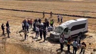 malazgirt kutlamalarina gidenleri tasiyan minibus devrildi 10 yarali ulahD9tR