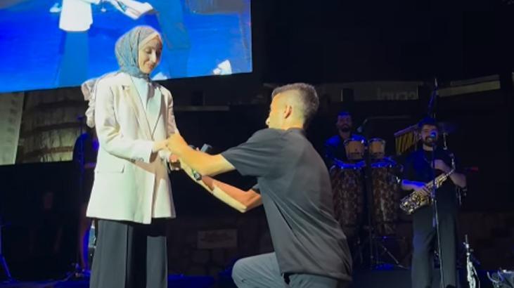 melek mossonun sahnesinde buyuk surpriz unlu isim memnunlugu paylasti 2 dTTXXwAu