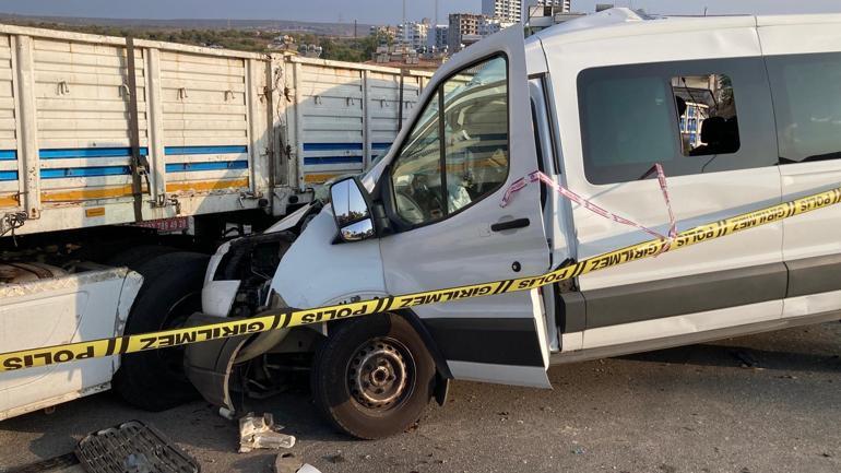 Mersin yolunda facia! Şoför uyudu, yurt çocuklarını taşıyan minibüs kaza yaptı: 2 meyyit, 10 yaralı 2 mersin yolunda facia sofor uyudu yurt cocuklarini tasiyan minibus kaza yapti 2 meyyit 10 DIqYId9J