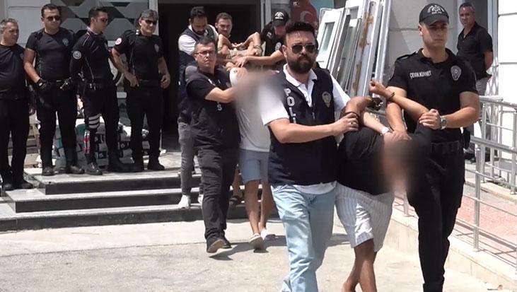 Mersin'de anne ve kızının silahla öldürülmesine ait 2 tutuklama 1 mersinde anne ve kizinin silahla oldurulmesine ait 2 tutuklama BrOn2jPI