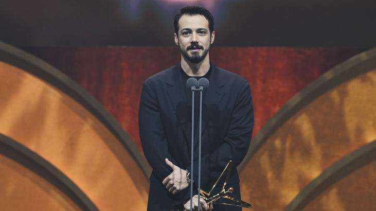 Mert Yazıcıoğlu'ndan tatil pozları geldi! Yakın arkadaşlarıyla rotayı oraya çevirdi 4 mert yazicioglundan tatil pozlari geldi yakin arkadaslariyla rotayi oraya cevirdi 2 LQnu7vzq