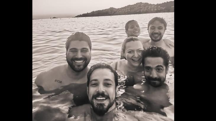Mert Yazıcıoğlu'ndan tatil pozları geldi! Yakın arkadaşlarıyla rotayı oraya çevirdi 6 mert yazicioglundan tatil pozlari geldi yakin arkadaslariyla rotayi oraya cevirdi 4 fZmKPyai