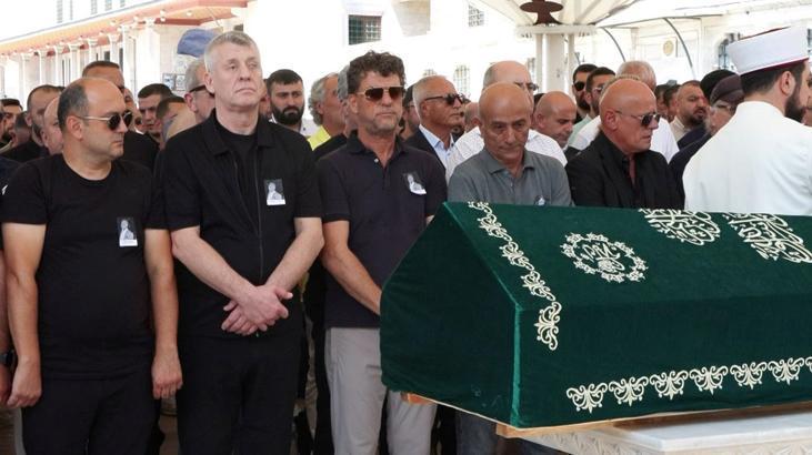 Metin Şentürk'ün acı günü! Kardeşini son seyahatine uğurladı 4 metin senturkun aci gunu kardesini son seyahatine ugurladi 2